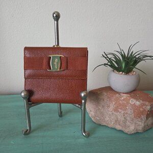 Salvatore Ferragamo kiss lock wallet🤎